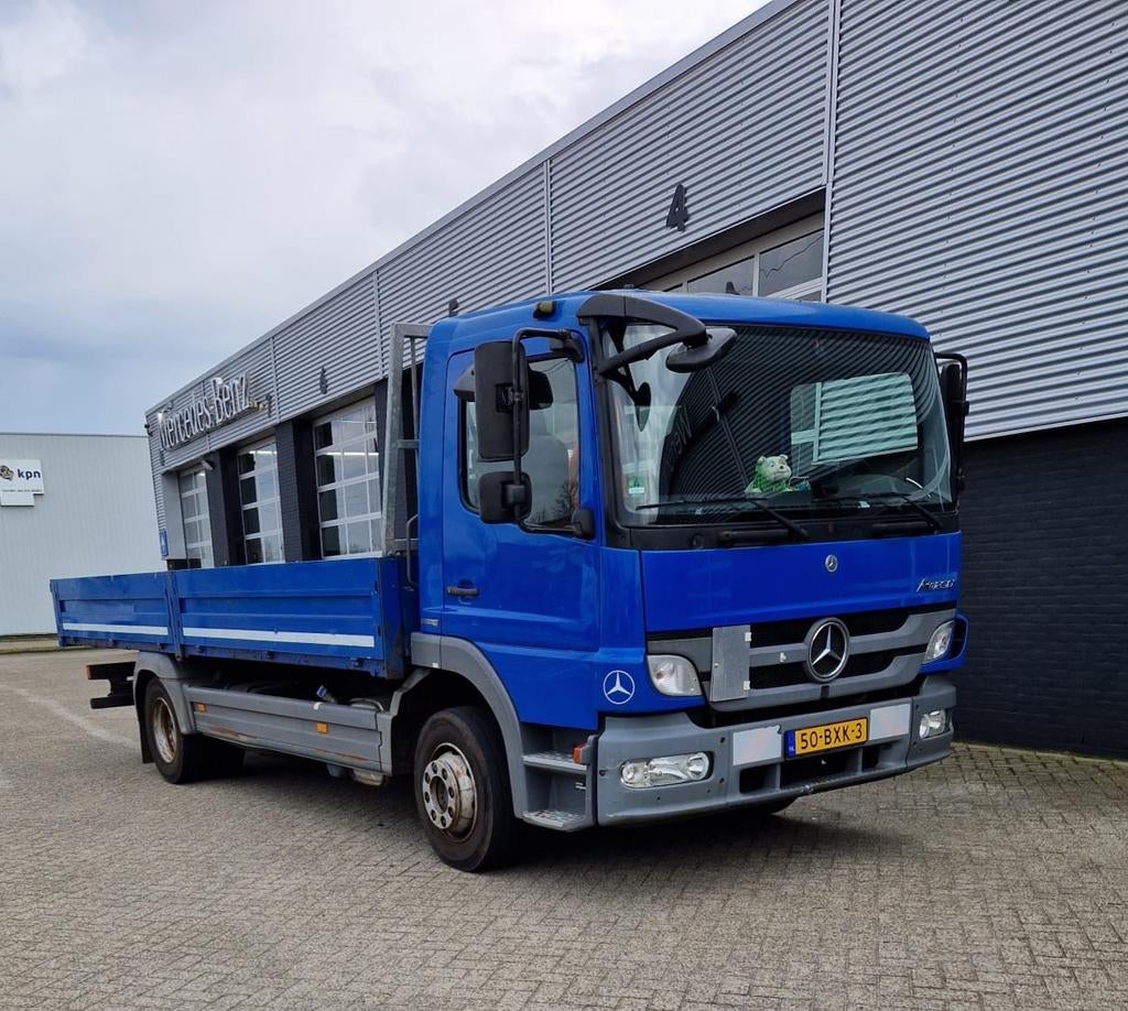 mercedes benz artego, Auto's, Vrachtwagens, Euro 5, Achterwielaandrijving, Zwart, Particulier