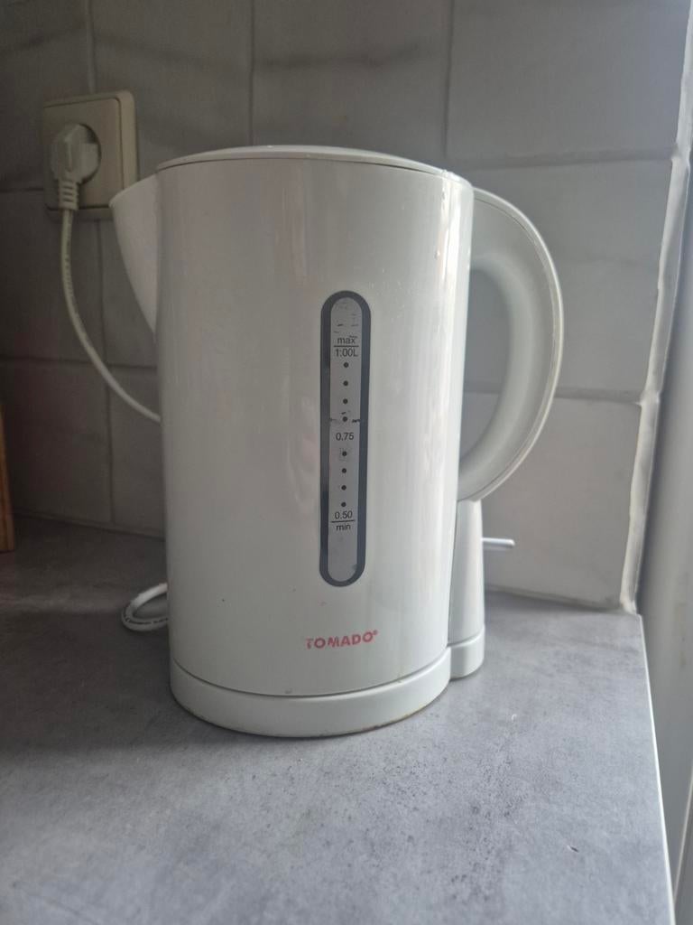 Tomado Waterkoker Wit - 1 Liter, Witgoed en Apparatuur, Waterkokers, 1 tot 2 liter, Ophalen of Verzenden, Gebruikt