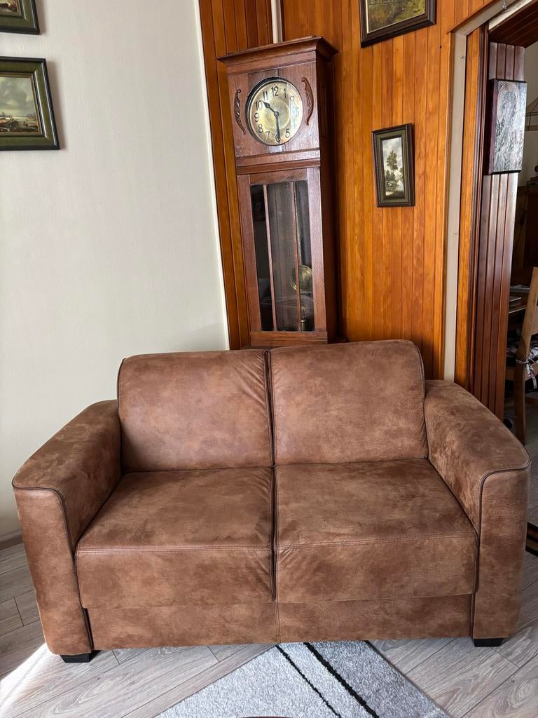 Comfortabele 2-zitsbank in bruin stof, Gebruikt, 150 tot 200 cm, Tweepersoons, 75 tot 100 cm