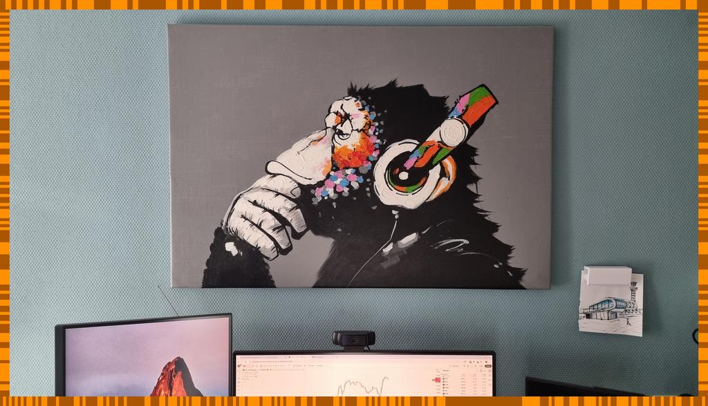 Banksy DJ Monkey Thinker 92x62 cm, Ophalen of Verzenden