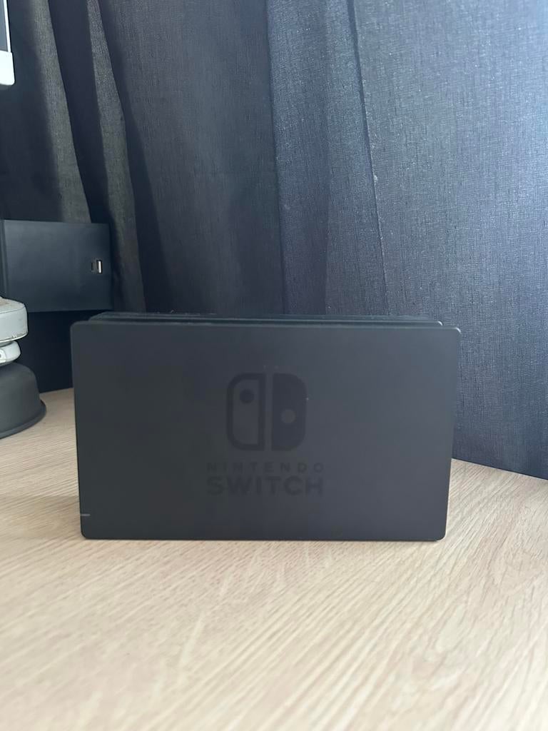 Nintendo Switch -zwart, Spelcomputers en Games, Spelcomputers | Nintendo Switch, Ophalen of Verzenden, Gebruikt, Met 2 controllers