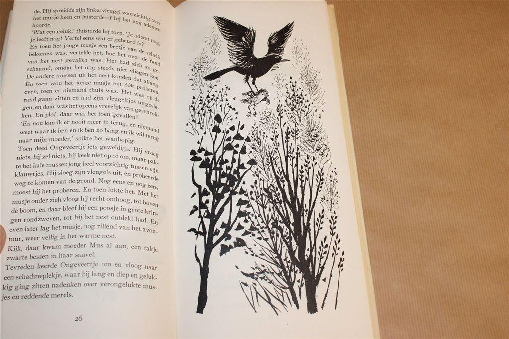 Ongeveertje— Vintage Boek 1e druk 1961 — Harriet Laurey, Ophalen of Verzenden, Gelezen, Fictie algemeen