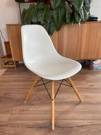 Vitra DSW Eames stoel - Wit met houten onderstel, Huis en Inrichting, Stoelen, Gebruikt, Wit, Ophalen of Verzenden, Eén