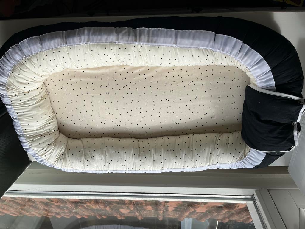 Babynestje Born Copenhagen - Zwart/Wit met stippen, Ophalen, Zo goed als nieuw, Overige typen
