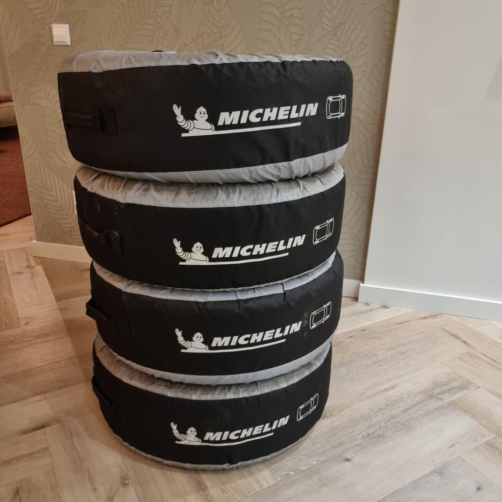Michelin wielhoezen set 4 stuks universeel – nette staat, Auto diversen, Ophalen, Gebruikt, Universeel