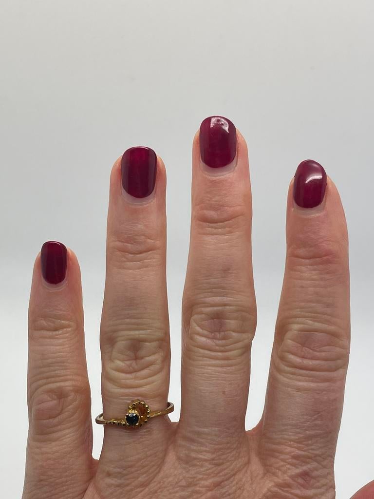 D573 Prachtige zilveren ring goudkleur blauwe saffier 19,5, Ophalen of Verzenden, X, Met edelsteen, Dame