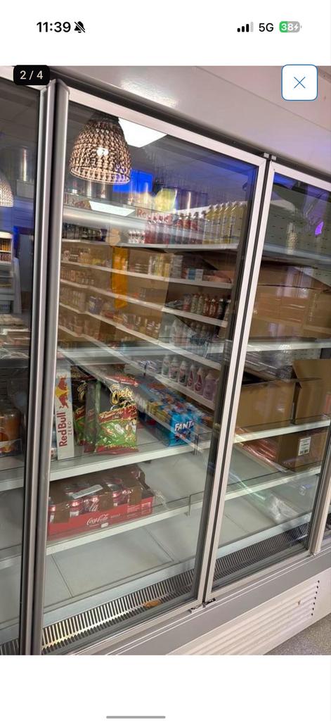 Koelvitrine, 200 liter of meer, 60 cm of meer, Ophalen, 85 tot 120 cm