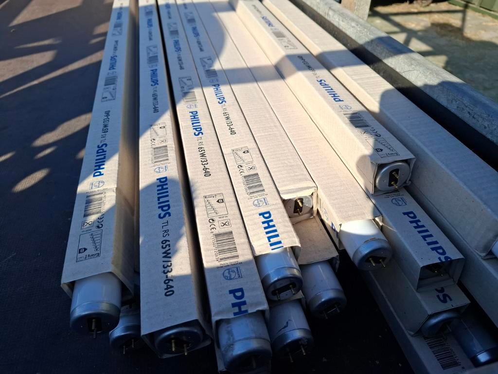 26 Nieuwe Philips TL RS 65W/33-640 lampen, Ophalen
