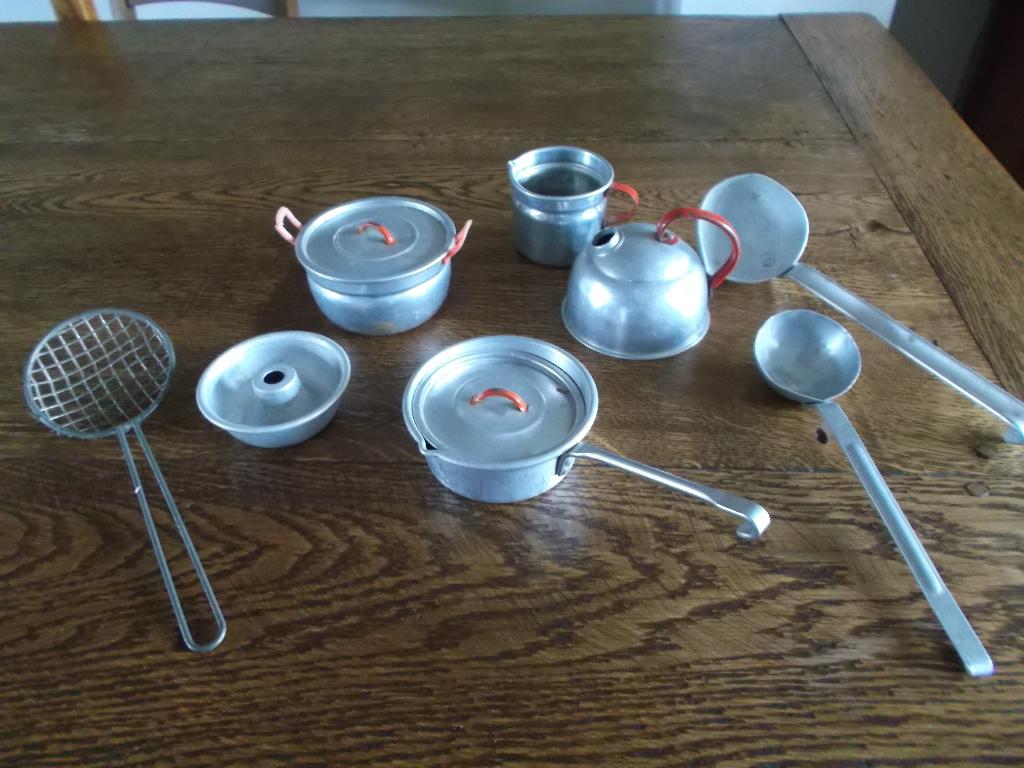 kleuter pannenset, Antiek en Kunst, Curiosa en Brocante, Ophalen