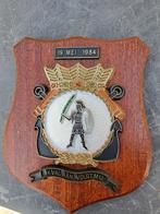 Militair schildjes  deel 1, Ophalen of Verzenden, Landmacht, Nederland, Boek of Tijdschrift