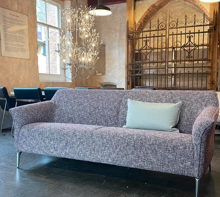 Nieuwe Leolux Mayon 3 zits bank, Huis en Inrichting, Banken | Bankstellen, Nieuw, Stof, Ophalen