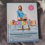 De Schoolfabriek - Van luizenmoeder tot voorleesvader, Ophalen of Verzenden