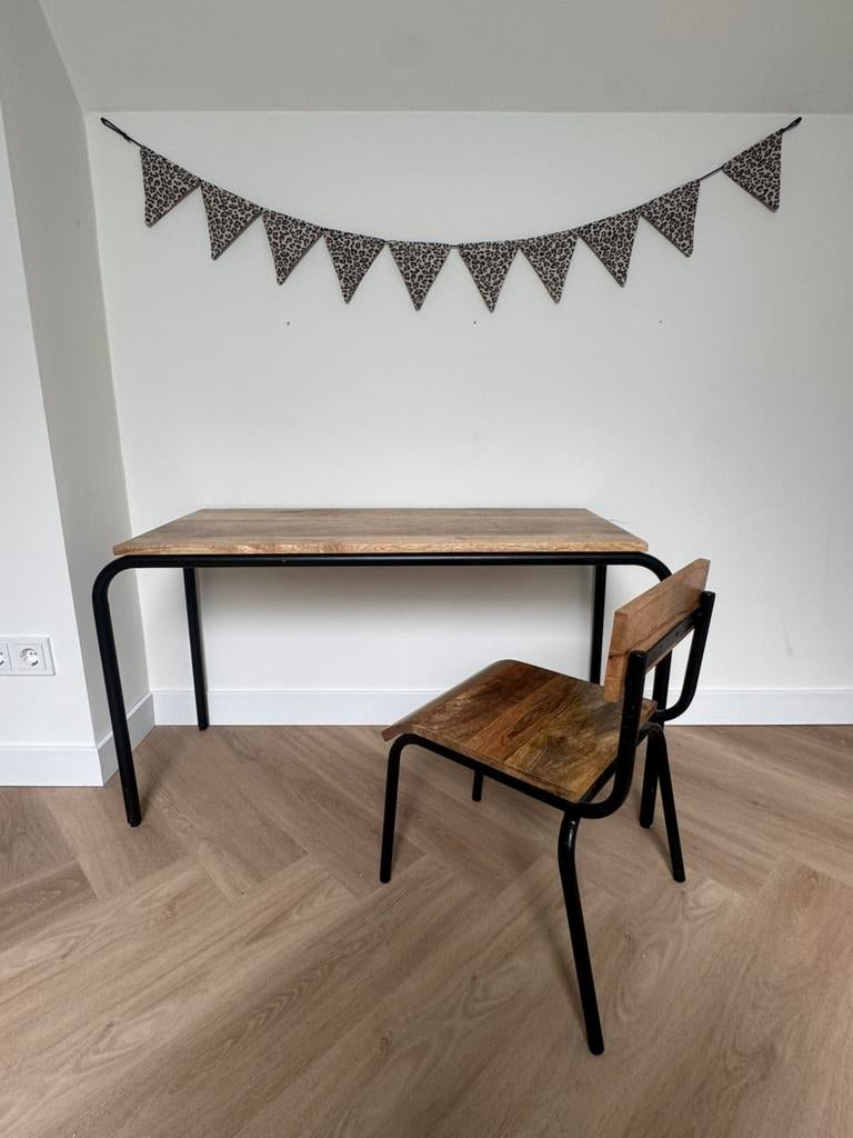 Kinder bureau, tafel en stoel, Kinderen en Baby's, Kinderkamer | Tafels en Stoelen, Ophalen, Zo goed als nieuw, Tafel(s) en Stoel(en)