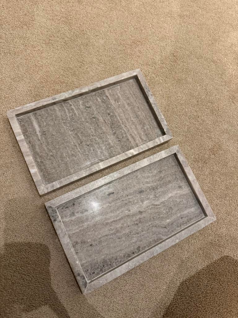 2 marmer dienbladen nieuw grijs creme, Huis en Inrichting, Woonaccessoires | Dienbladen, Ophalen, Nieuw, Rechthoekig, Overige materialen