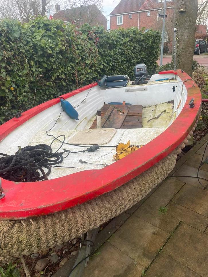 Toerboot opknapper., Watersport en Boten, Sloepen, Gebruikt, Tot 10 pk, 3 tot 6 meter, Buitenboordmotor, Benzine, Polyester, Ophalen