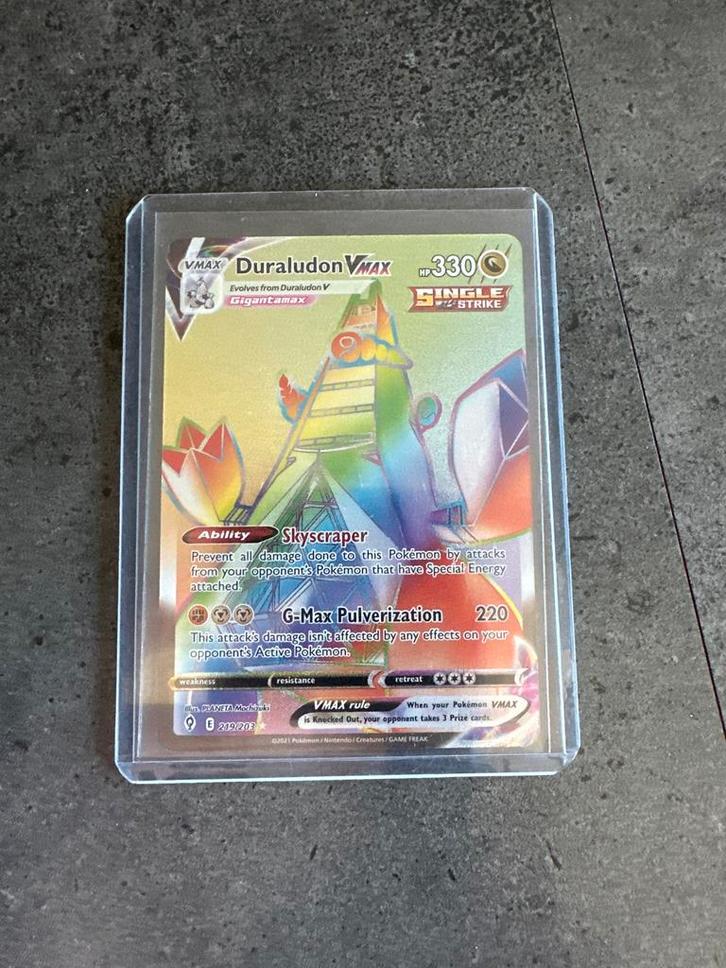 Duraludon VMAX Rainbow Rare Pokémon Kaart (219/203), Hobby en Vrije tijd, Verzamelkaartspellen | Pokémon, Zo goed als nieuw, Losse kaart