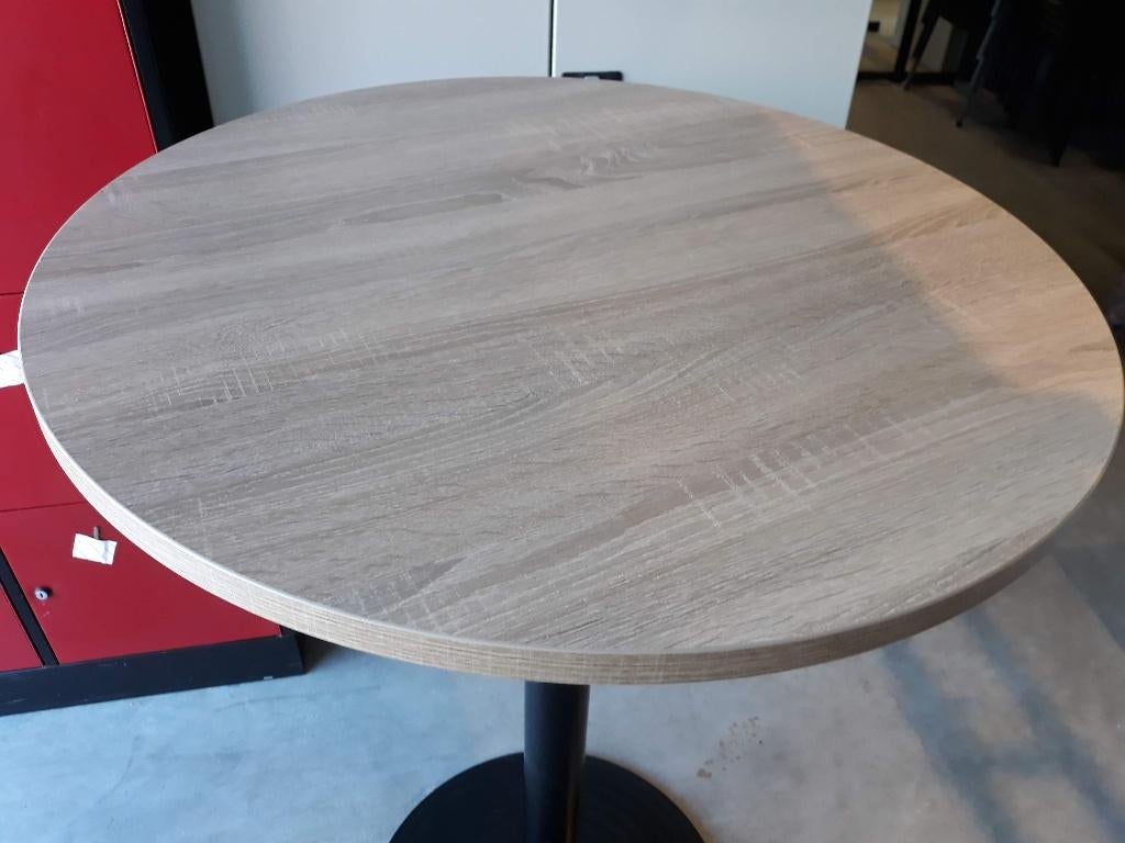 Ronde tafel met stervoet Nieuw!
