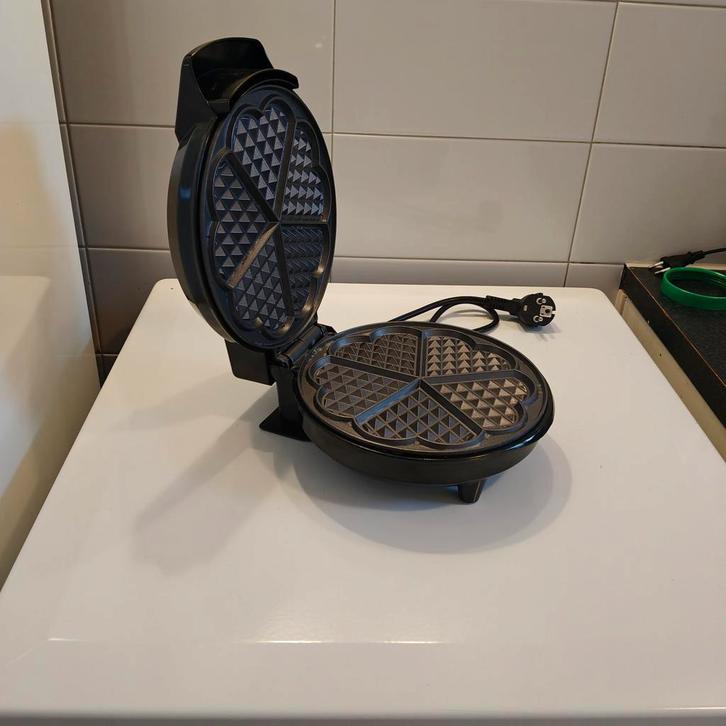 Bestron wafelijzer hartjes, Witgoed en Apparatuur, Wafelijzers, Zo goed als nieuw, Ophalen of Verzenden