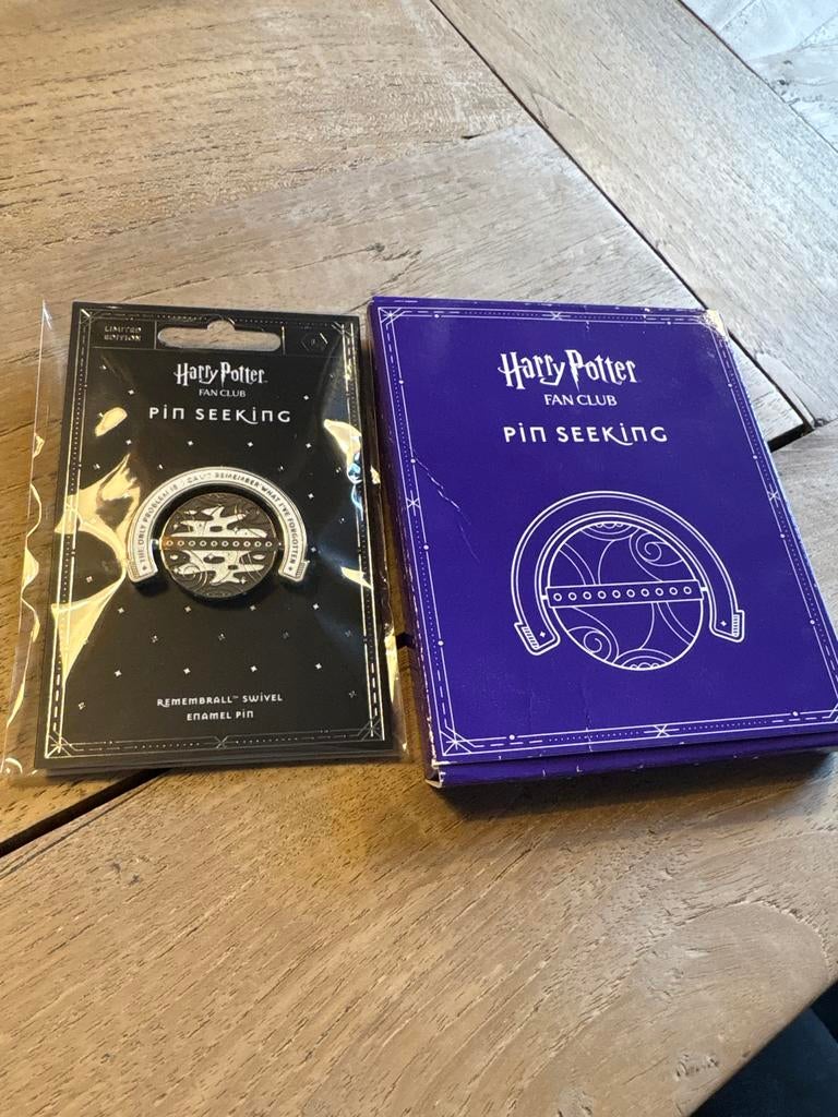 Harry Potter Fan Club Pin Seeking Remembrall pin, Verzamelen, Ophalen of Verzenden, Zo goed als nieuw, Overige typen
