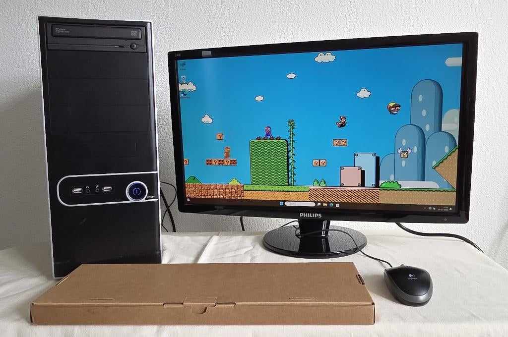 Basis Budget PC W11 SSD+500 Gb HDD voor de Kids 24'Lcd, Met monitor, Gebruikt, MSI, AMD A8 -5600K 3.60