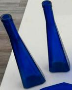 Twee Kobaltblauwe vintage decoratieve smalle flessen,vazen, Blauw, Ophalen of Verzenden, Minder dan 50 cm, Glas