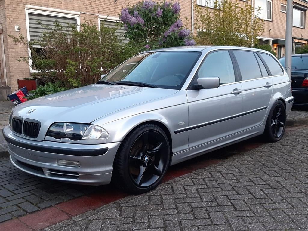 BMW 3-Serie 3.0 I 330i Touring AUT 2000 Grijs, Auto's, BMW, Automaat, Zwart, Leder en Stof, Stationwagon