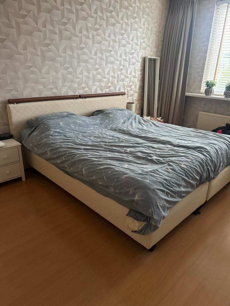 Twee persoons boxspring 180x200, Huis en Inrichting, Slaapkamer | Complete slaapkamers, Ophalen, Gebruikt, Tweepersoons