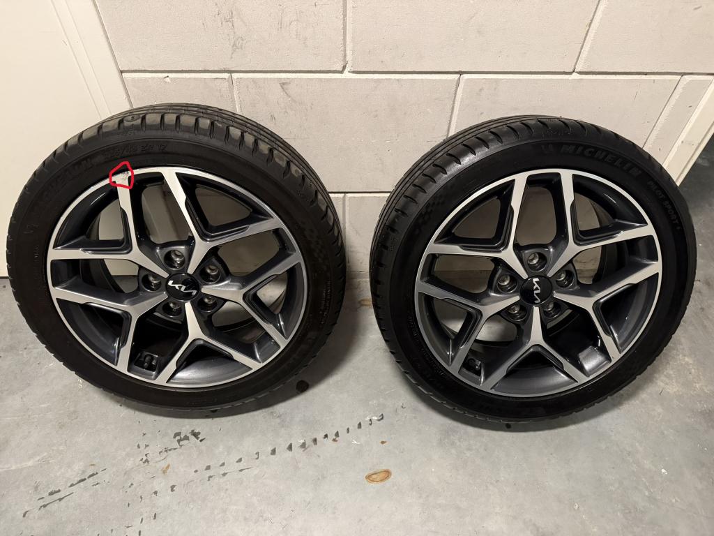 Michelin Pilot Sport 5 225/45/17 + Kia Velgen, Auto-onderdelen, Banden en Velgen, Gebruikt, Velg(en), 17 inch, Ophalen of Verzenden