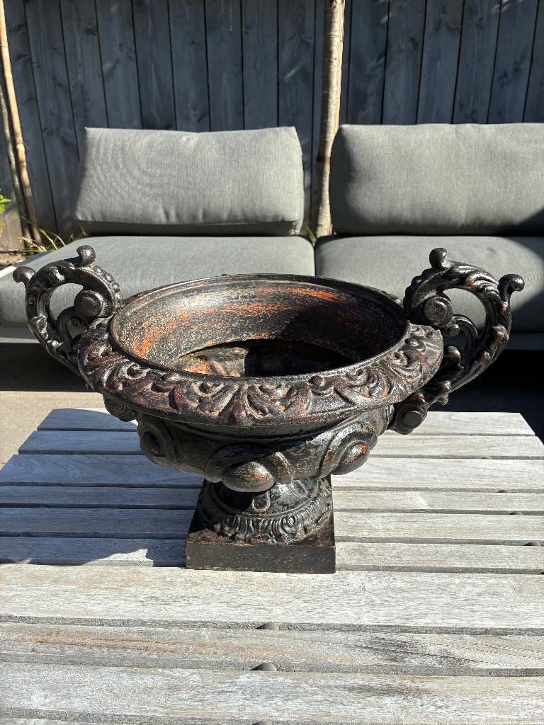 Gietijzeren Franse oorvaas, Tuin en Terras, Tuinvazen, Ophalen, Gebruikt