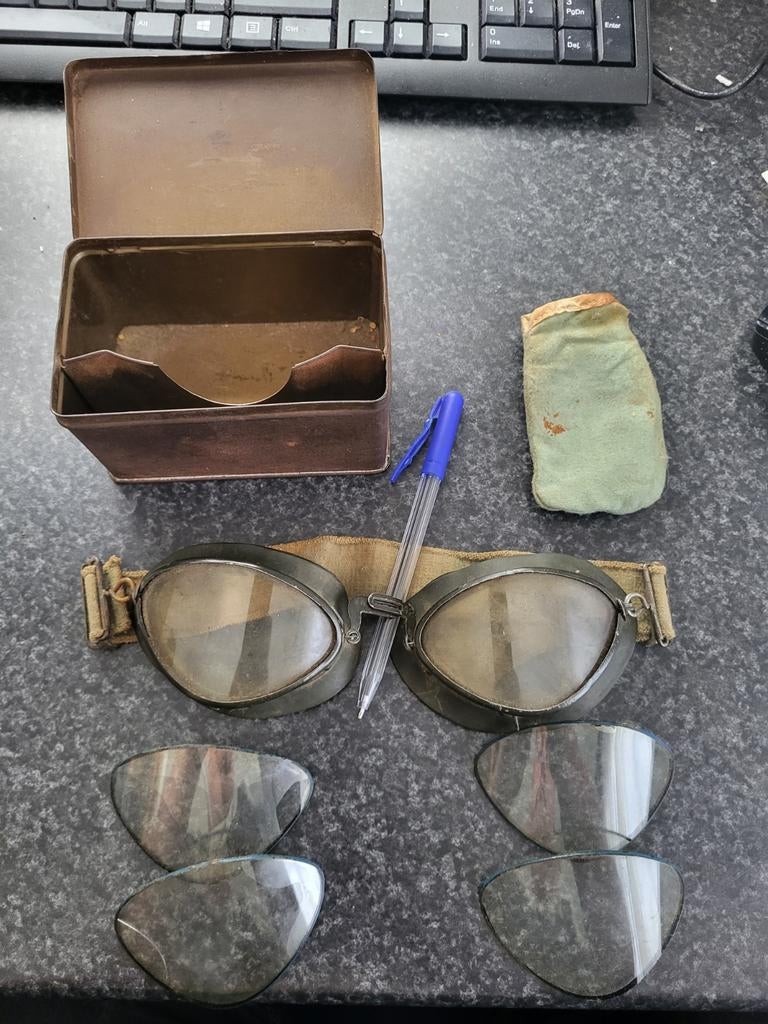 Wehrmacht Kradmelder bril in doos.
 1942 wo2 duits, Verzamelen, Militaria | Tweede Wereldoorlog, Ophalen of Verzenden, Duitsland