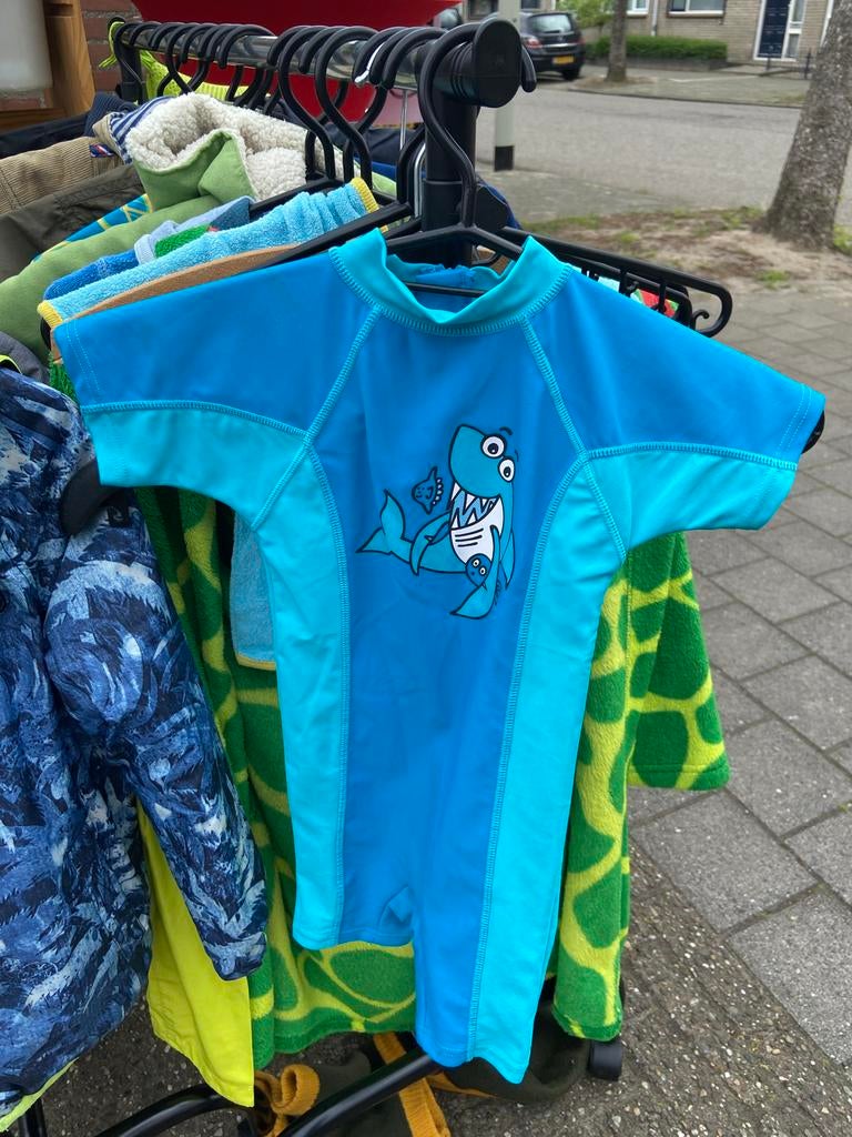 UV zwemkleding maat 92 - Solait - Blauw met haai, Kinderen en Baby's, Babykleding | Baby-zwemkleding, Gebruikt, UV-zwemkleding