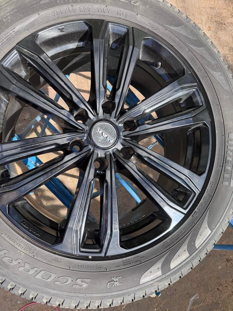 Pirelli Scorpion All Season banden met velgen 285/50 R20, Gebruikt, 285 mm, Banden en Velgen, Ophalen of Verzenden