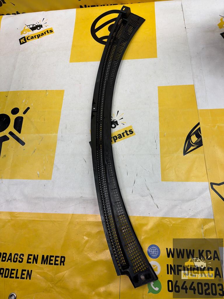 Paravent van Renault Scenic 668114330R, Auto-onderdelen, Renault Group, Gebruikt, Contact.group@renault.com, Renault