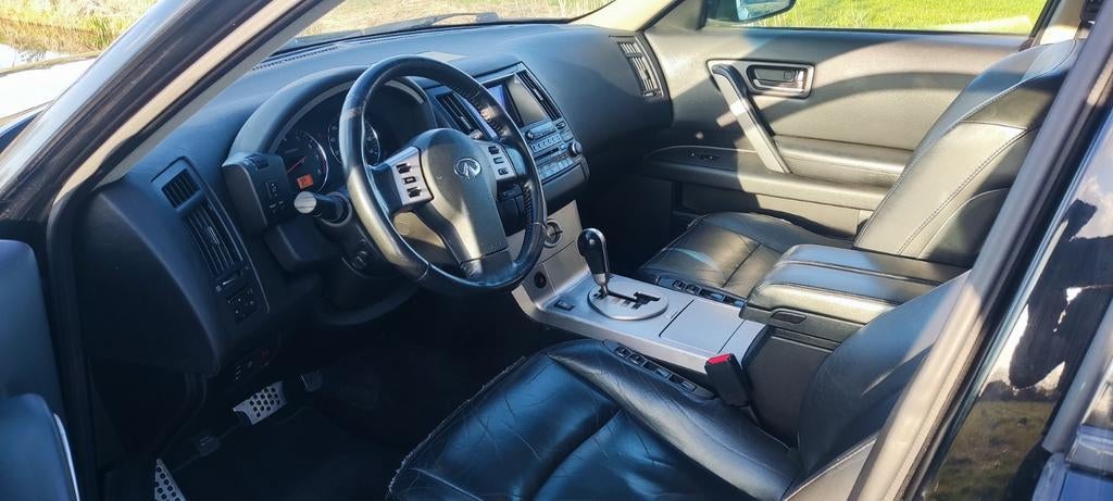 Infiniti FX35