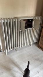 Antieke gietijzeren radiatoren met sierlijke details op, Ophalen, Gebruikt, Radiator, 150 cm of meer