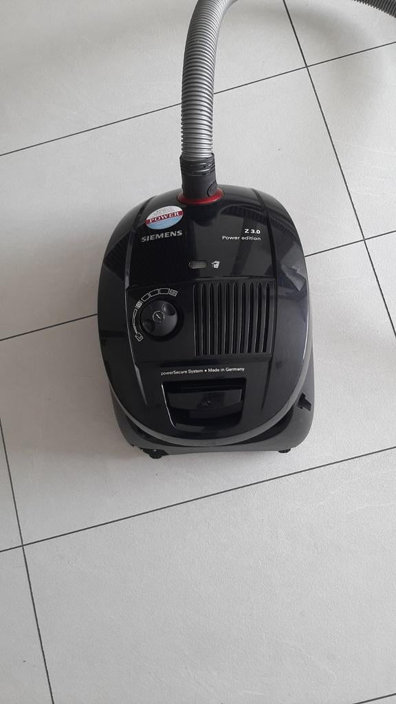 Stofzuiger Siemens in goede staat, sterk zuigvermogen, Witgoed en Apparatuur, Ophalen, Zo goed als nieuw
