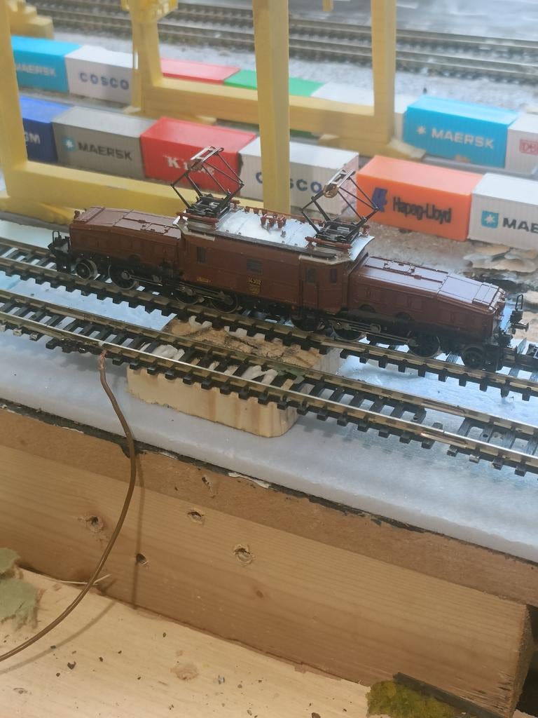 Krokodil van minitrix, Hobby en Vrije tijd, Verzenden, Gelijkstroom, Wagon, Trix