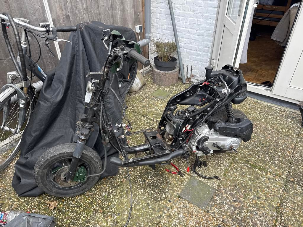 Piaggio Zip project zonder kenteken, Fietsen en Brommers, Brommeronderdelen | Scooters, Ophalen, Gebruikt, Overige typen, Piaggio