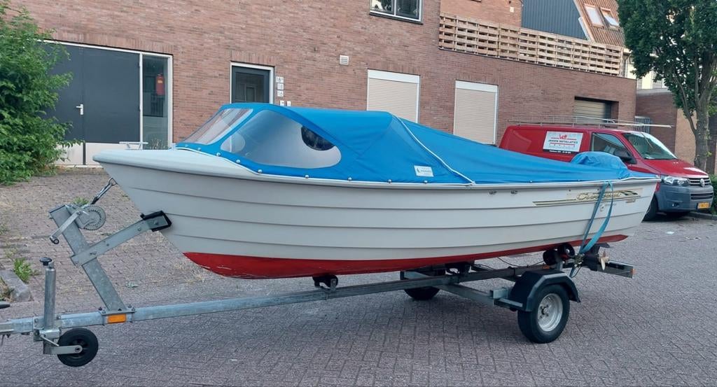 Crescent 430 met Yamaha 8pk, buiskap, bimini en trailer, Watersport en Boten, Gebruikt, Ophalen of Verzenden, Minder dan 10 pk