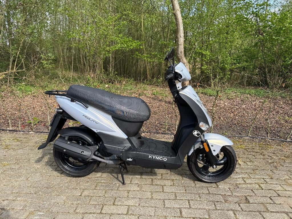 Kymco Agility E5 dec 2024 2300km brom, Fietsen en Brommers, Scooters | Kymco, Ophalen, Maximaal 45 km/u, 49 cc, Zo goed als nieuw