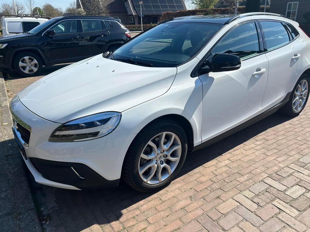 Volvo V40 2.0 Cross Country Nordic + Luxury Line, Auto's, Voorwielaandrijving, 4 cilinders, Wit, Particulier