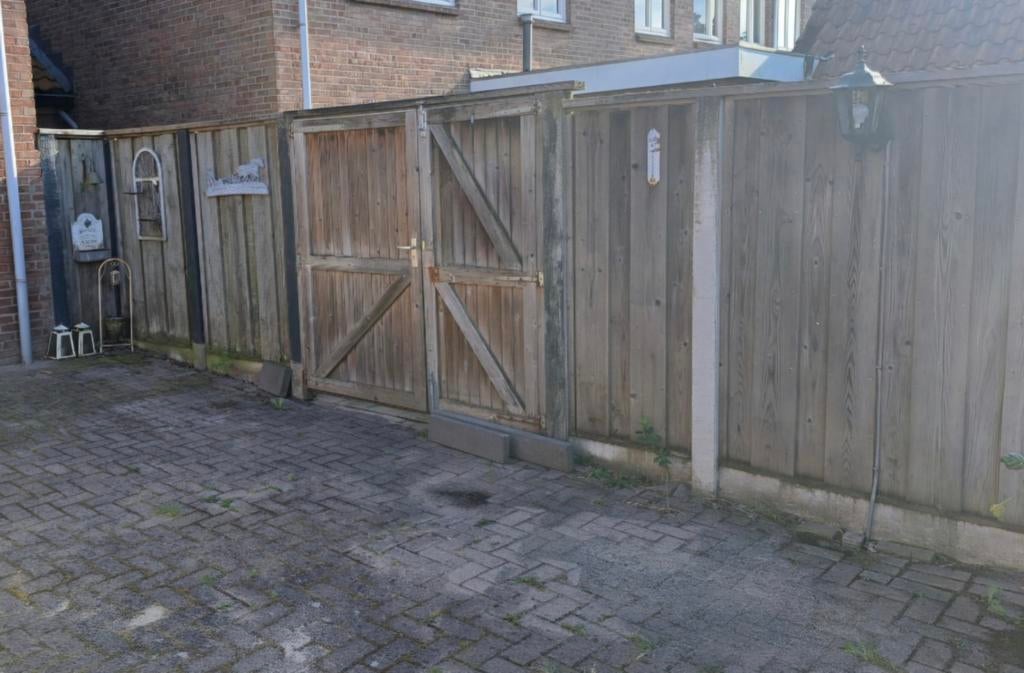 Houten schuttingdelen en dubbele poort, Tuin en Terras, Ophalen, 3 tot 6 meter, Hout, 1 tot 2 meter