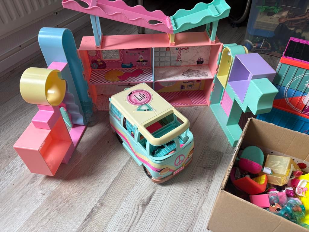 LOL, Kinderen en Baby's, Speelgoed | Poppenhuizen, Ophalen, Zo goed als nieuw