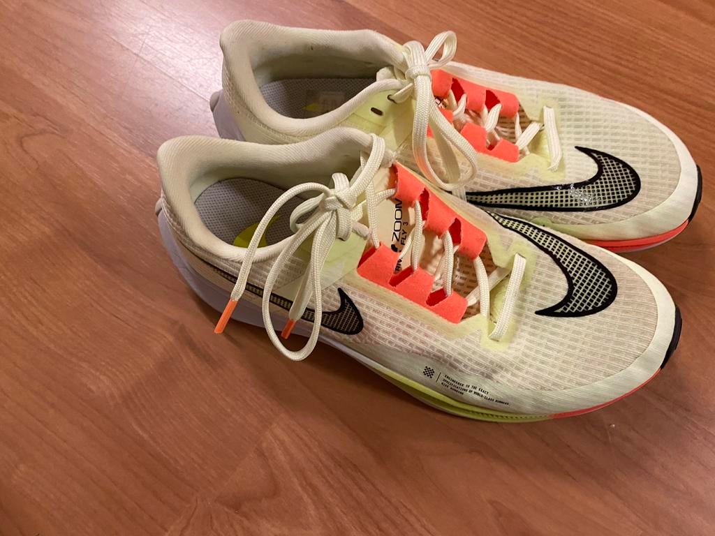 Nike hardloopschoenen maat 42, Sport en Fitness, Loopsport en Atletiek, Ophalen of Verzenden, Zo goed als nieuw, Hardlopen, Hardloopschoenen