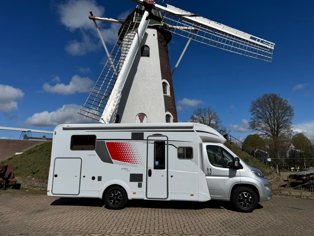 Bürstner Lyseo T 727 G - Enkele bedden - Hefbed - PRACHTIG !, 7 tot 8 meter, Bedrijf, Bürstner, Half-integraal