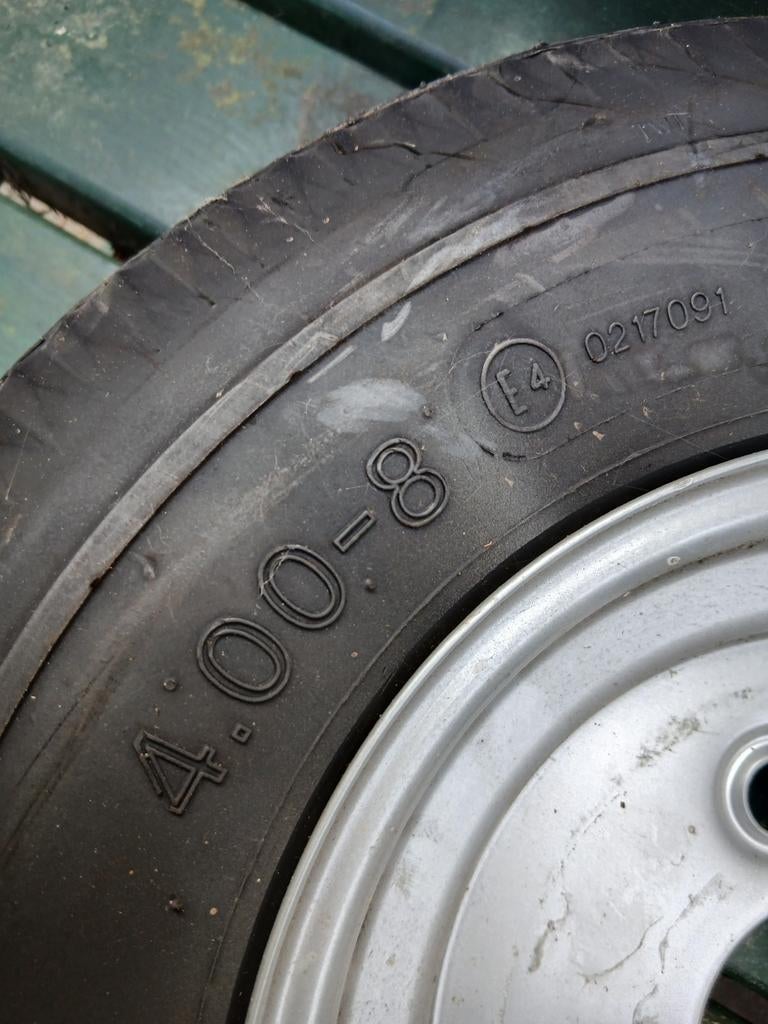 2 banden vredestein v47 400.8, Ophalen, Nieuw