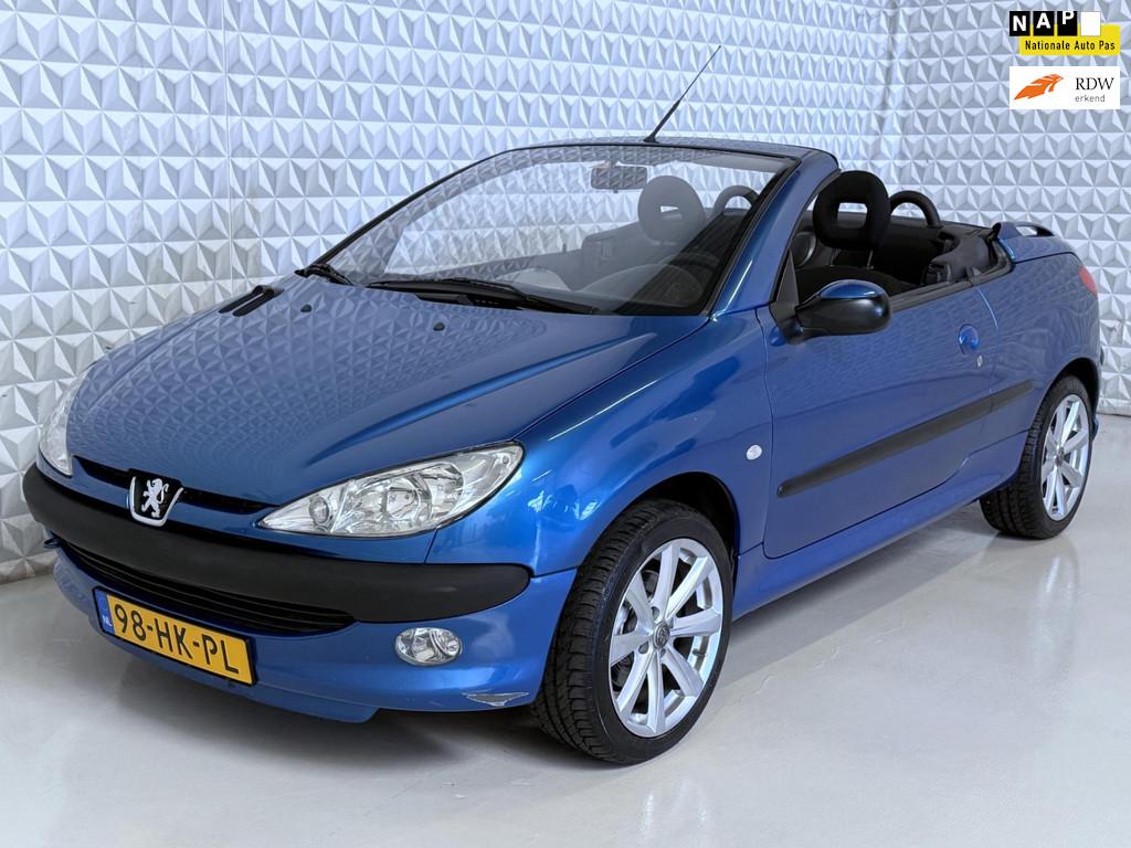 Peugeot 206 CC 1.6-16V van de 1e eigenaar! (2001), Auto's, Peugeot, Voorwielaandrijving, Gebruikt, Metallic lak, 4 cilinders