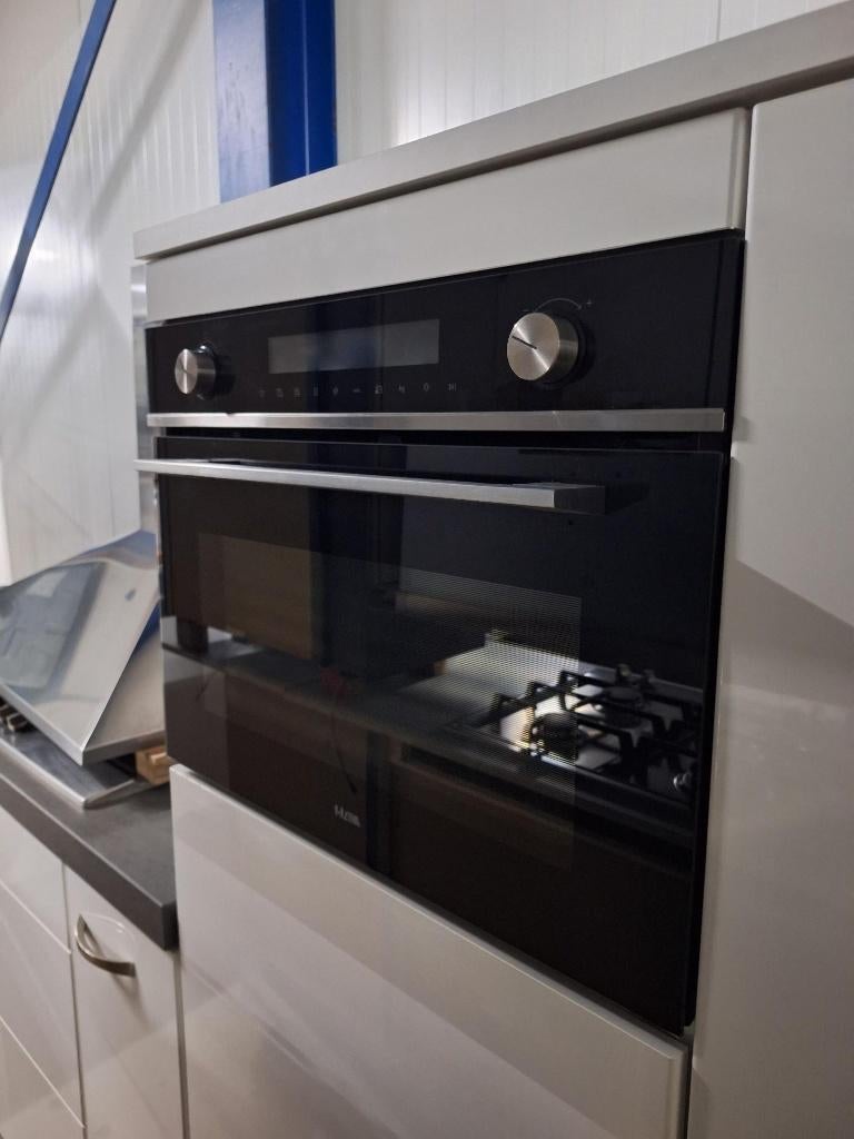 Keuken Compleet met APP 120Keukens op voorraad Nr. 2915, Ophalen of Verzenden, Zo goed als nieuw, Hoekkeuken, Met kookeiland