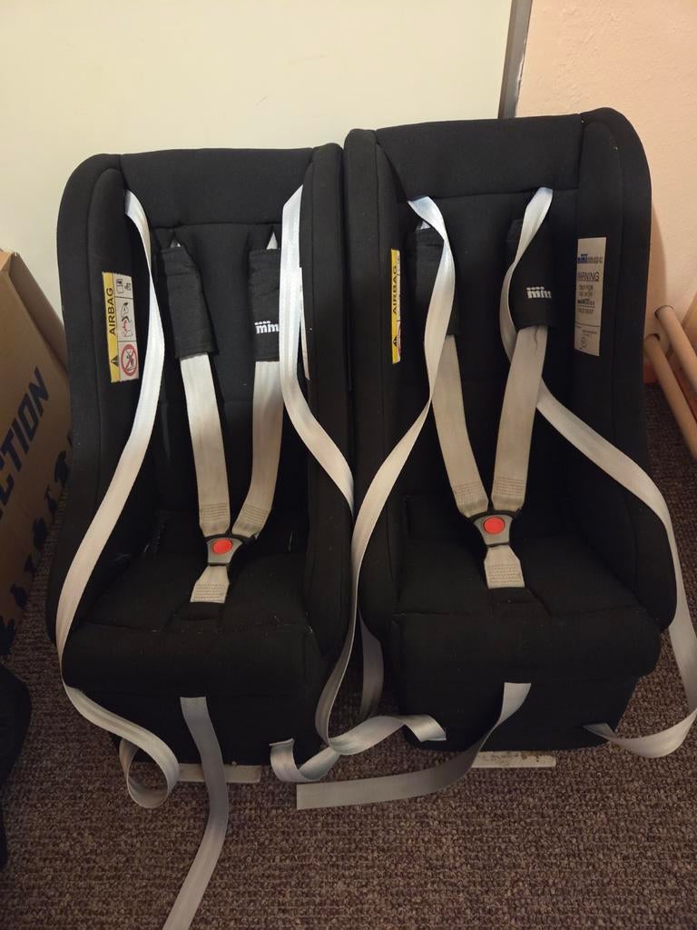 2x Minimac autostoel voor tweeling, Kinderen en Baby's, Autostoeltjes, Gebruikt, Overige methoden, 0 t/m 13 kg, Ophalen