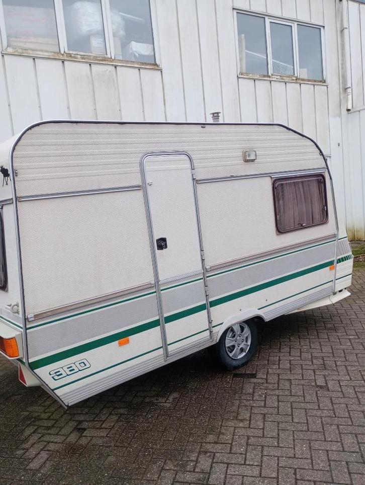 Chateau 380, Caravans en Kamperen, Caravans, Particulier, tot en met 4, 500 - 750 kg, Rondzit, Chateau, Vast bed, tot 4 meter